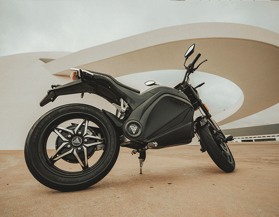 Voltz Motors on X: Elegante e futurista, a EVS é uma moto de design  refinado. Mal podemos esperar para pilotar a nossa em território nacional.  Por enquanto, vamos apreciar as imagens enviadas